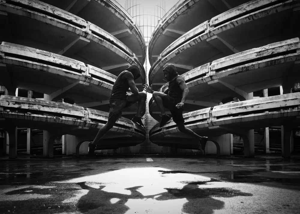 DAMIAN & TAYLOR LAPILUS
