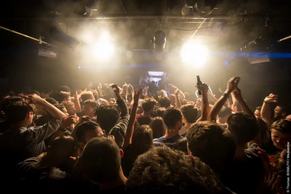 NIGHTCLUB TOUR